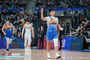 星空体育官网-新疆感谢赵睿付出的努力与贡献 愿他延续其职业生涯的精彩表现